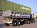 Semi-trailer rock tipper with nose